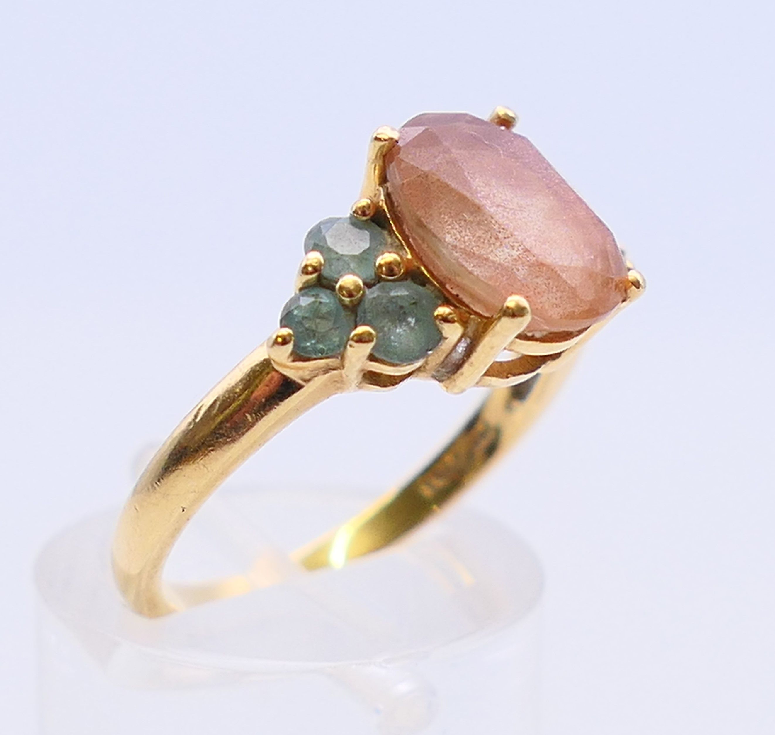 A 14 K topaz and tourmaline ring. Ring size N. - Image 3 of 8