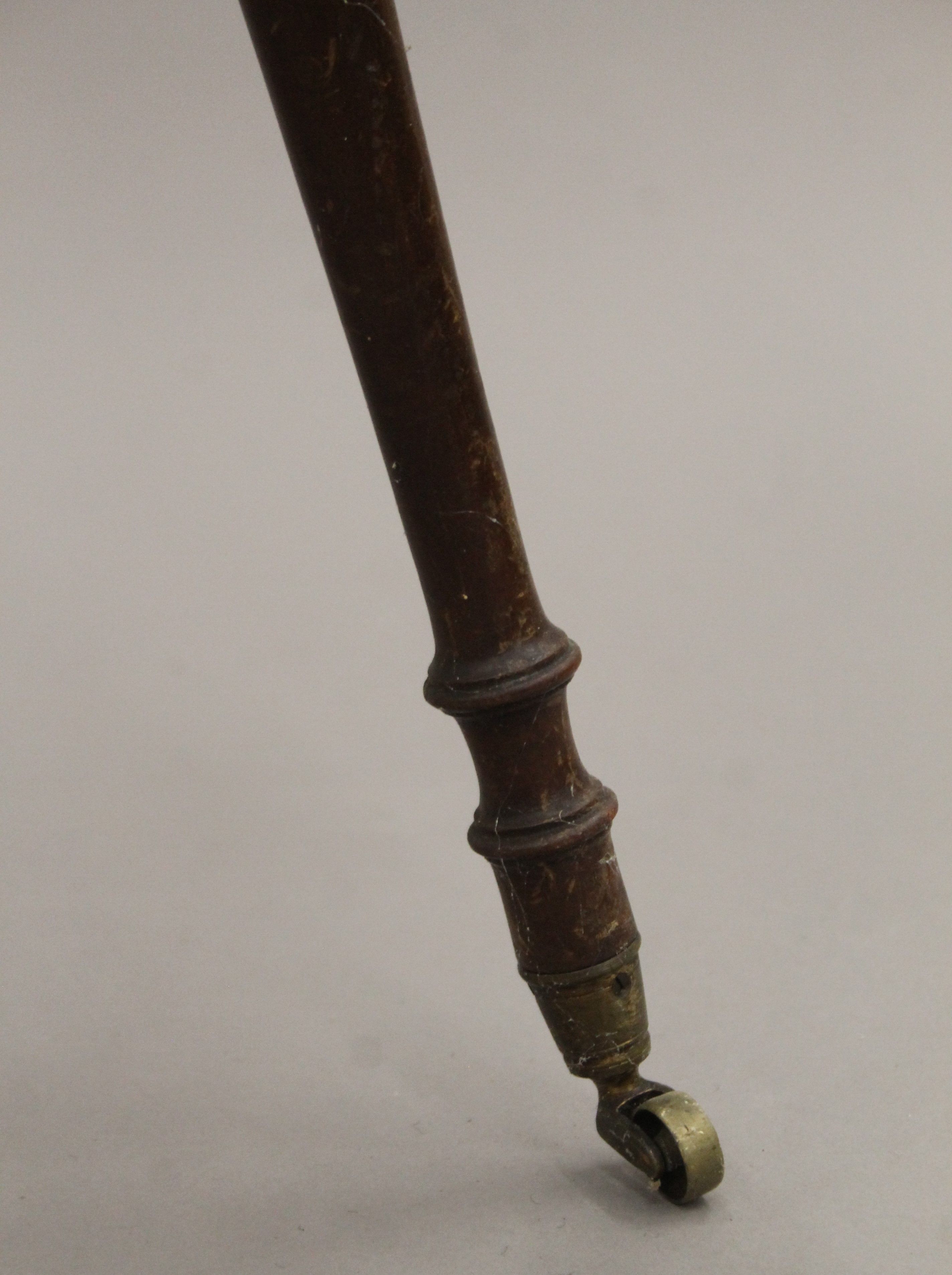 A mahogany plate and cutlery table. 33 cm wide. - Image 3 of 4