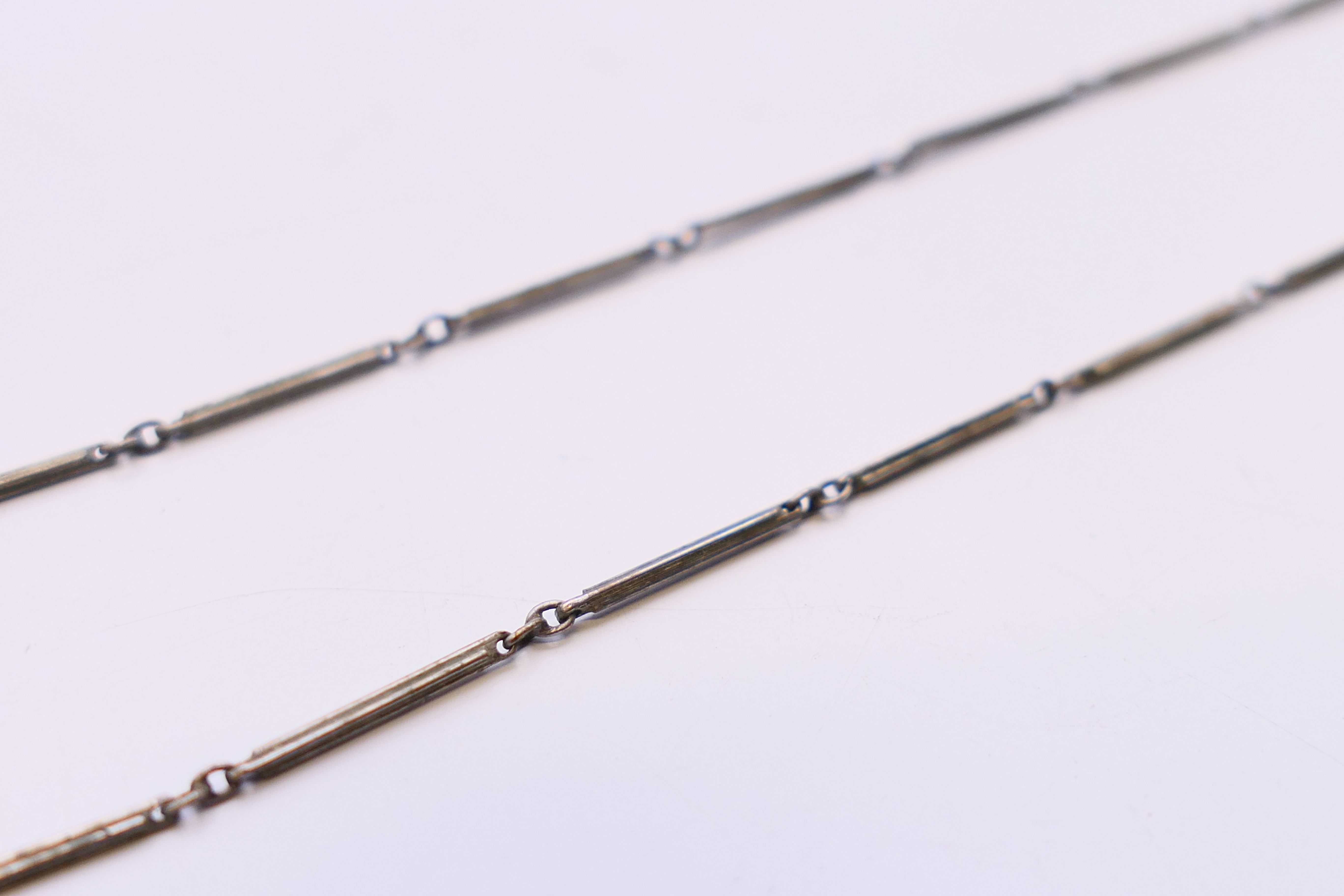 An Art Deco necklace. 40 cm long, pendant 7 cm high. - Image 4 of 5
