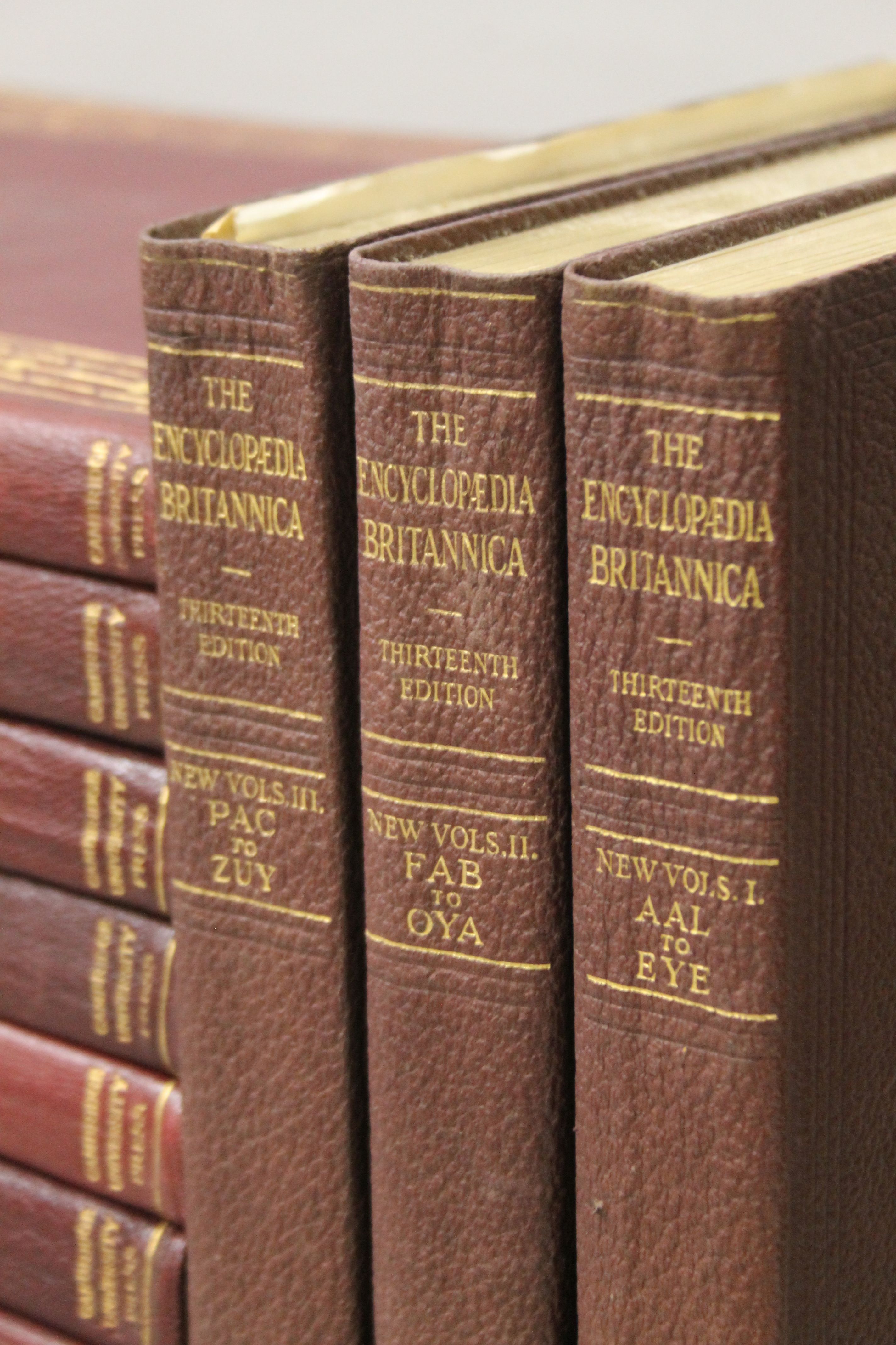 The Encyclopaedia Britannica, eleventh edition, 32 vols, India paper, - Image 4 of 18