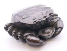 A bronze crab. 7 cm wide.