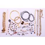 A quantity of costume jewellery, to include: an Oroton's T-bar oval belcher chain, necklaces,