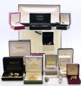A large quantity of various jewellery, including Links of London.