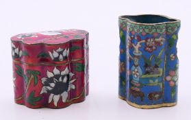 Two cloisonne boxes. The largest 5 cm high.