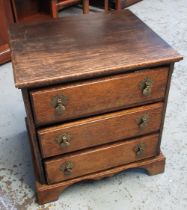 Small oak chest of three drawers on bracket feet, W48cm D41cm H52cm