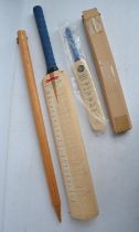 Signed 2003 Leicestershire County Cricket Squad bat to include P. DeFreitas etc, a novelty hinged