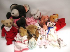 Early C20th bear in red knitted suit and a collection of other vintage and modern bears