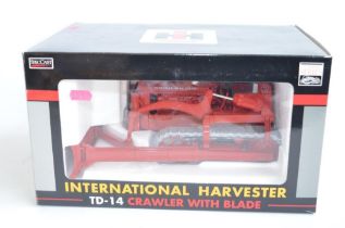 Large SpecCast 1/16 scale diecast International Harvester TD-14 Crawler With Blade model in mint