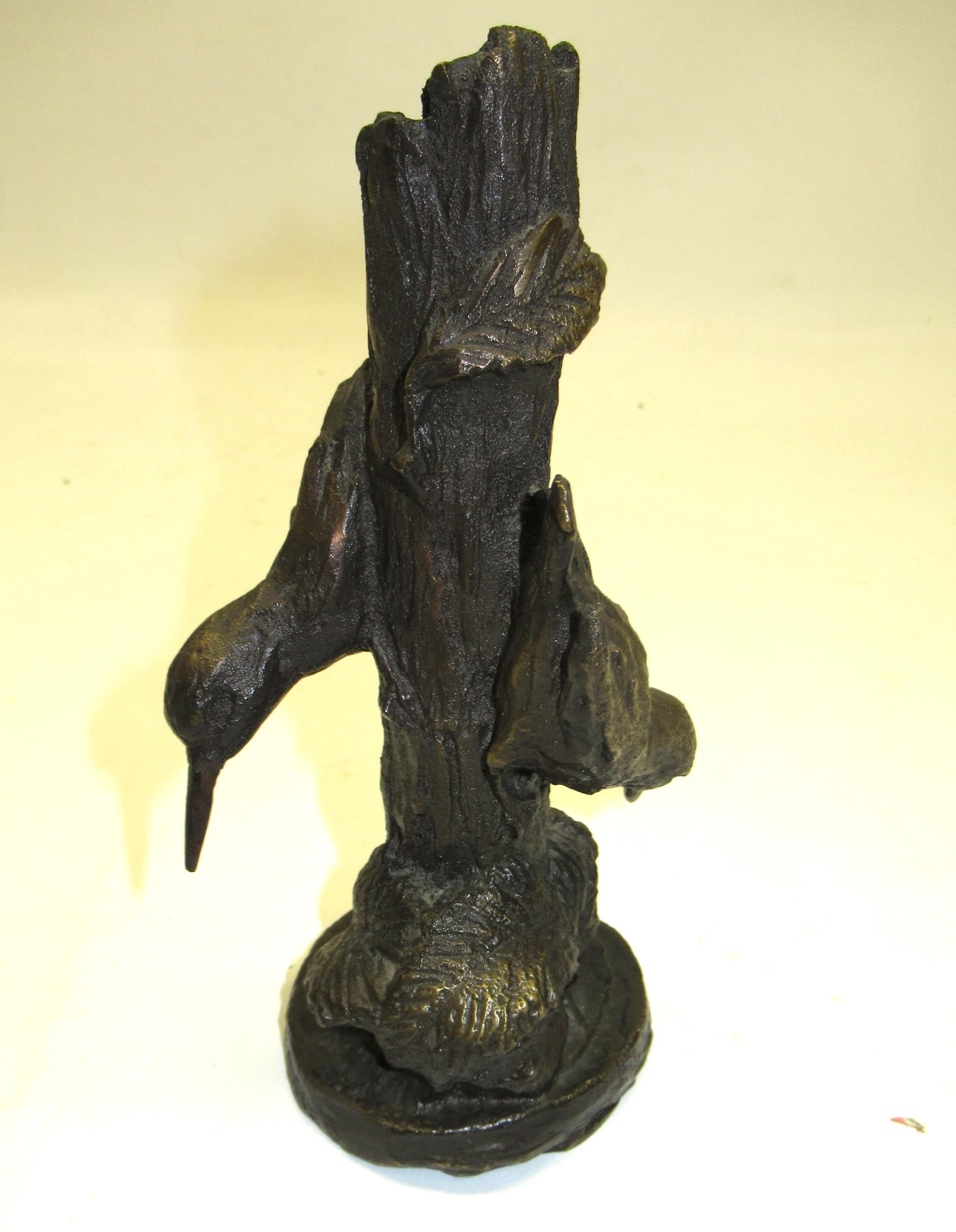 Bronze sculpture in the form of a tree stump with two green woodpeckers and foliage, base stamped - Image 3 of 4