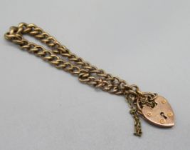 9ct yellow gold chain link bracelet with heart padlock clasp, stamped 9ct, 6.13g