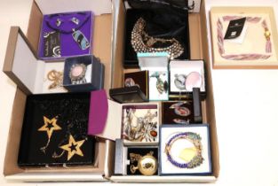 Collection of costume jewellery, incl. Bouchet agateware, Loverocks necklace, a pair of Butler &