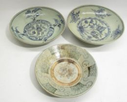 Three large Chinese Ming period blue and white pottery plates, 1 with mark to base, Max D33.4cm