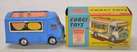 Vintage Corgi Toys 471 Smith's-Karrier Mobile Canteen diecast model van in excellent condition,