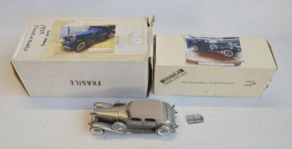 2 boxed 1/24 scale diecast model cars to include Danbury Mint 1932 Cadilac V-16 Sport Phaeton and