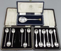 Cased silverware incl. six Art Deco silver teaspoons, by A J Bailey, Birmingham, 1929, six Art