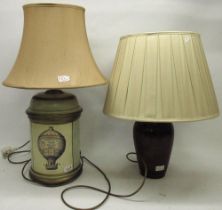 Two large table lamps, comprising a tole style lamp and a ceramic lamp, max. H47cm incl. fitting,