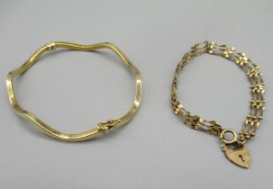 9ct yellow gold wave bracelet, stamped 375, and a 9ct yellow gold 3 bar gate bracelet, 8.22g