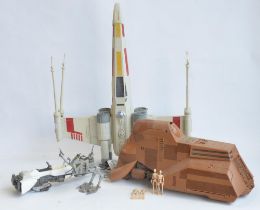 Collection of Star Wars models (all plastic) to include a Hasbro MTT Droid carrier with droids (