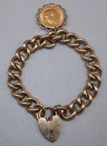 9ct yellow gold chain link bracelet, with heart padlock clasp and attached Geo.V 1914 half sovereign