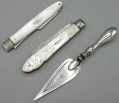 Edward V11 soft fruit knife with mother of pearl handle and engraved silver blade, Sheffield 1903, a