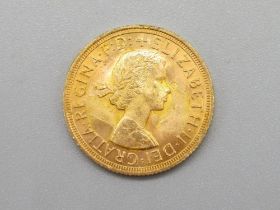 ER.II 1958 sovereign, 8.1g