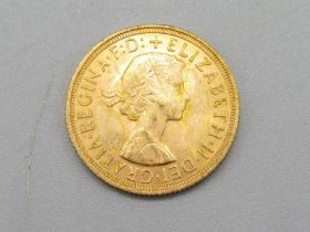 ER.II 1958 sovereign, 8.1g