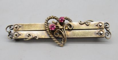 15ct yellow gold sweetheart brooch with heart detail and bouquet set with two rubies, 15ct, L5cm,