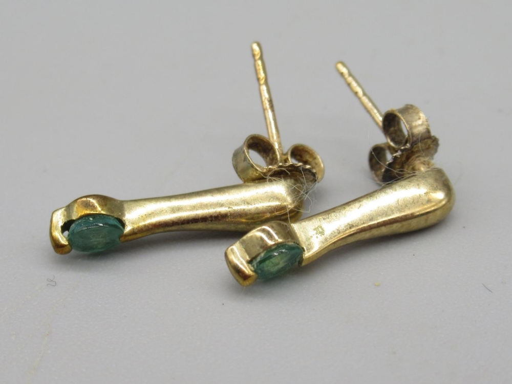 9ct gold single stone emerald ring, stamped 375, and two pairs of emerald earrings stamped 9k (5) - Image 4 of 4