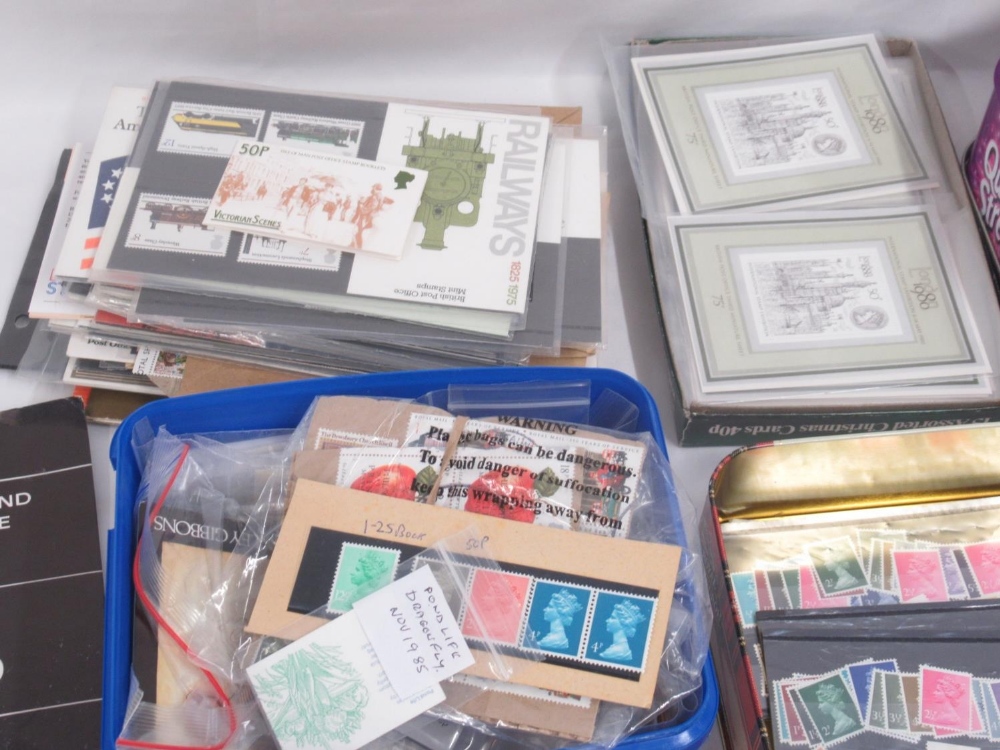 Mixed and assorted collection of C20th British and International stamps and FDCS, to include New - Image 4 of 11