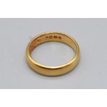 22ct yellow gold band ring, stamped 22, size M, 6.0g