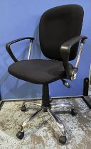 Modern swivel office chair