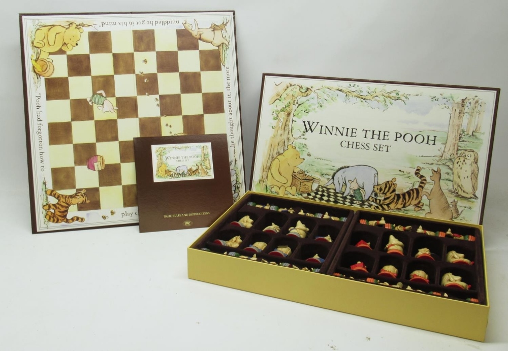 Winnie the Pooh chess set by SAC The Traditional Games Co. Ltd, incl. board, pieces and instructions