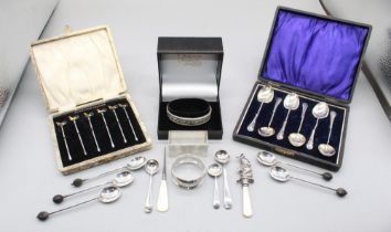 Cased set of six teaspoons in lily pattern with twisted stems by William Davenport, Birmingham,