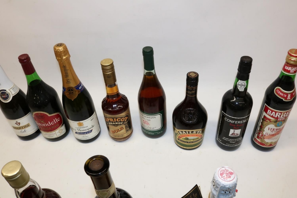 Collection of 12 btls. of alcohol, incl. Conference Fine Ruby Port, champagne, etc. (12) - Image 3 of 3