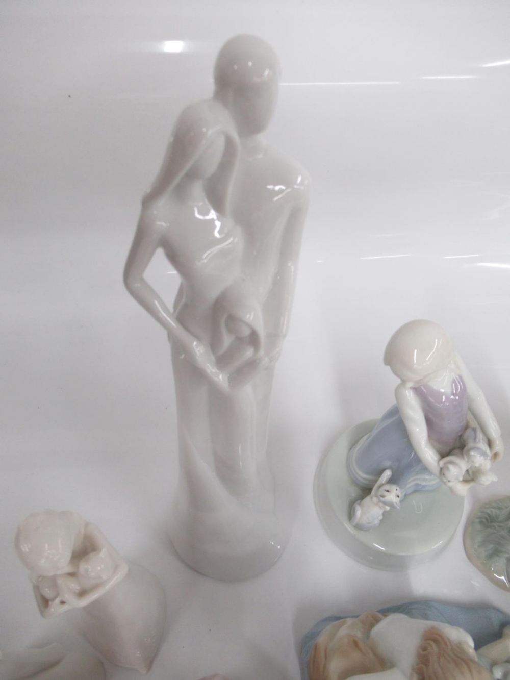 Collection of mixed figurines to inc. Royal Worcester Old Country Ways 'A Farmers Wife' no.5217 with - Image 5 of 5