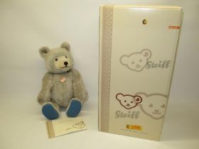 Steiff: 'Teddy Bear Blue' from the 'Little Giants' range, replica of a 1929 bear, limited edition of