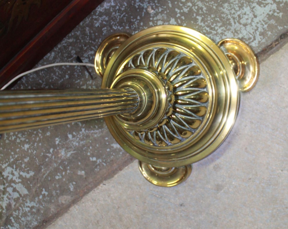 Brass standard lamp, fluted column on stepped lobed circular base with D shaped feet, H158cm - Image 2 of 3