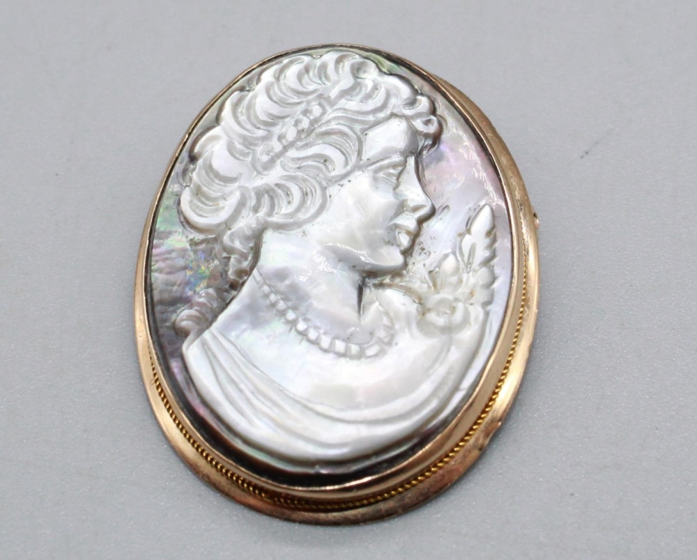 9ct yellow gold mounted cameo brooch set as drop pendant, stamped 375, 5.5g - Image 2 of 4