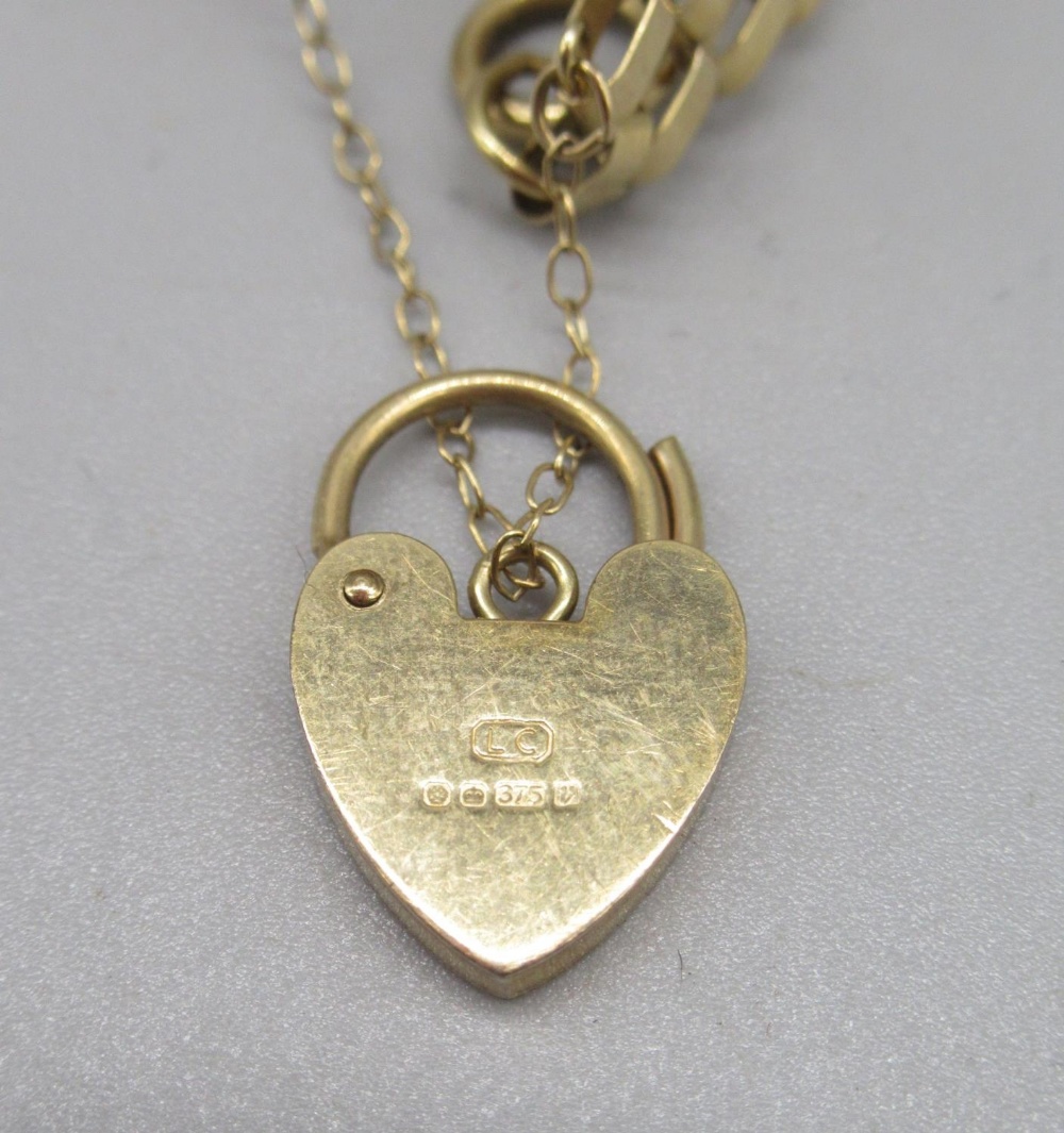 9ct yellow gold five bar gate bracelet with heart padlock and safety chain, stamped 375, 9ct - Image 3 of 5