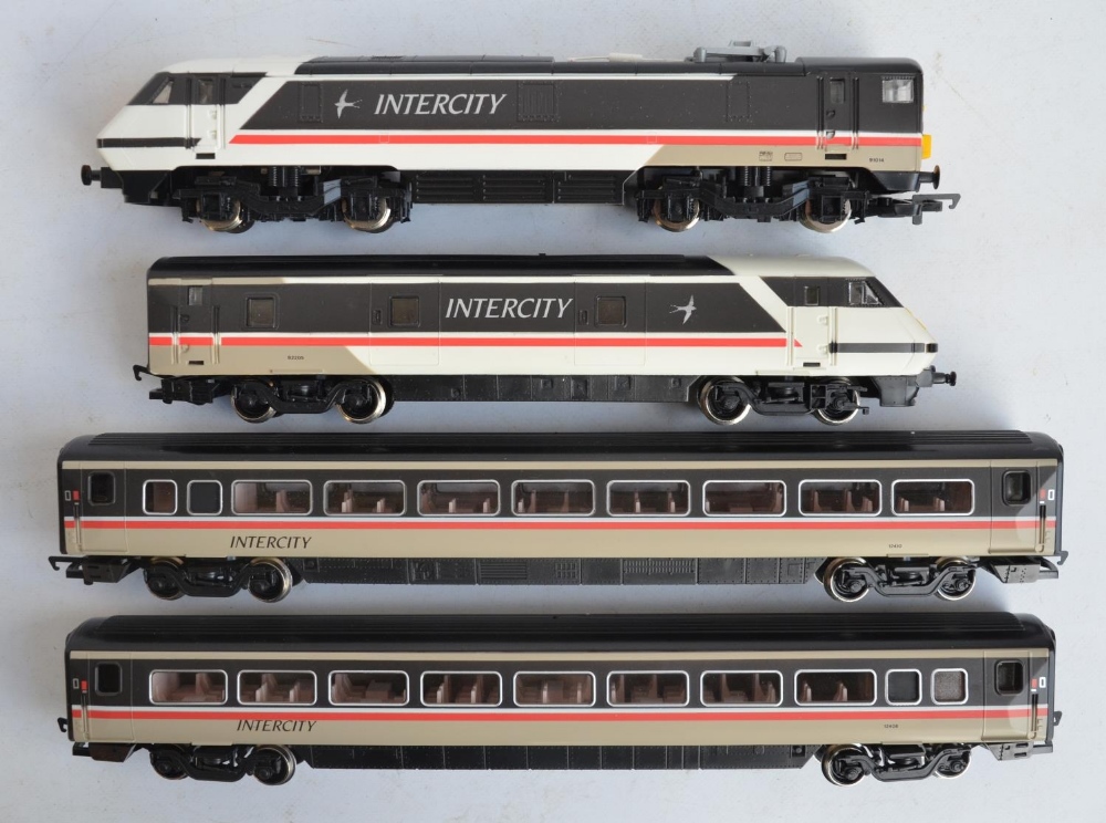Two boxed Hornby OO gauge train sets to include InterCity 225 train set R824 with Class 91 power and - Image 3 of 11