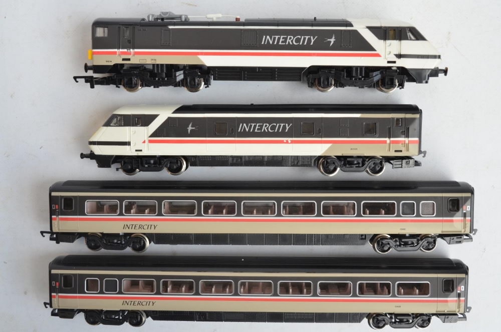 Two boxed Hornby OO gauge train sets to include InterCity 225 train set R824 with Class 91 power and - Image 4 of 11