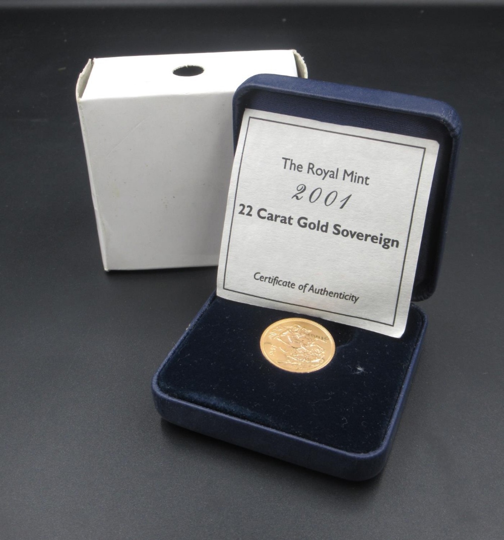 The Royal Mint Elizabeth II 2001 22 Carat Gold Sovereign, with COA in a Westminster coin box