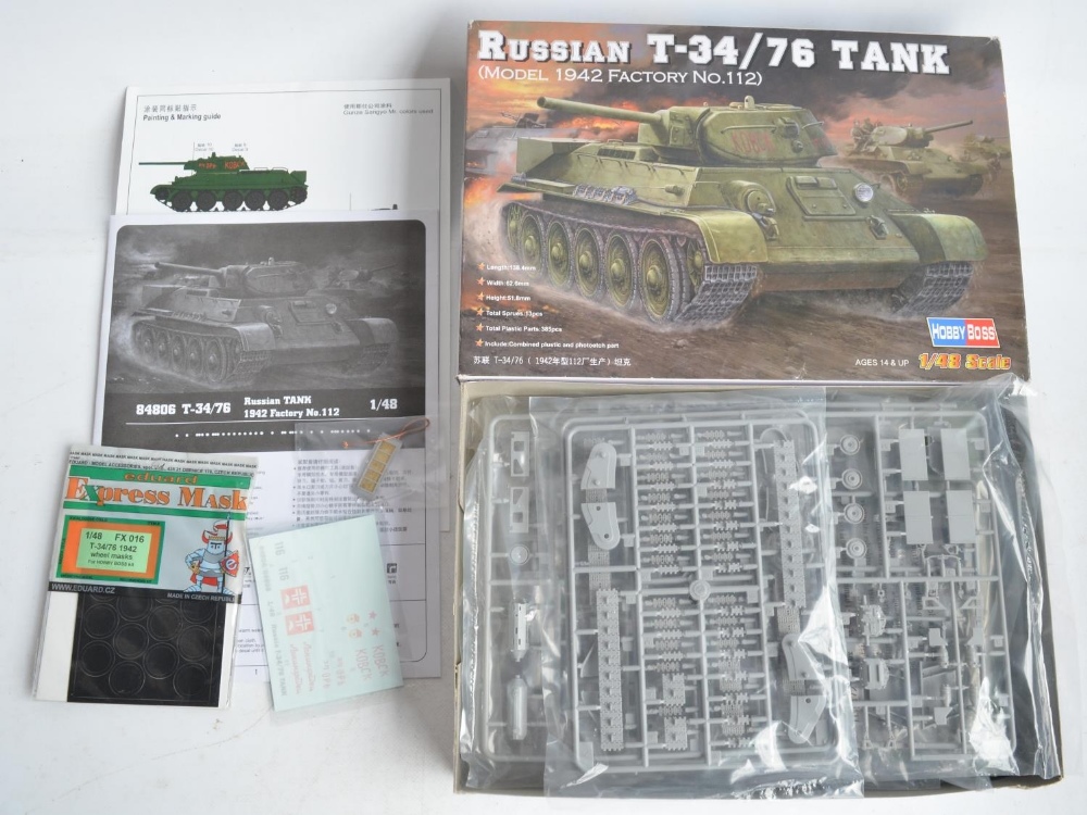 Collection of model kits to include Eduard Royal Class R0012 1/72 Fw190A-8 set with 4 Fw190A-8 - Image 10 of 12