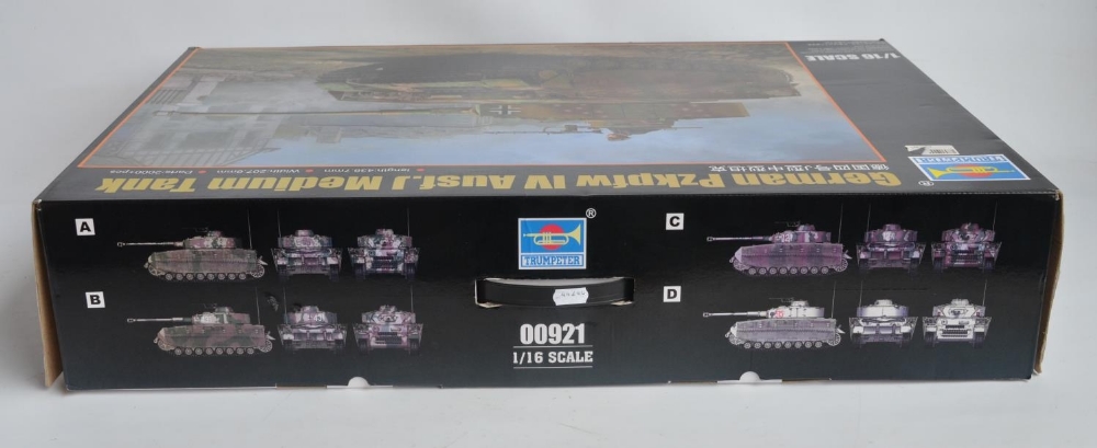 Unbuilt 1/16 scale Trumpeter German Pzkpfw IV Ausf J Medium Tank highly detailed plastic model - Bild 8 aus 8