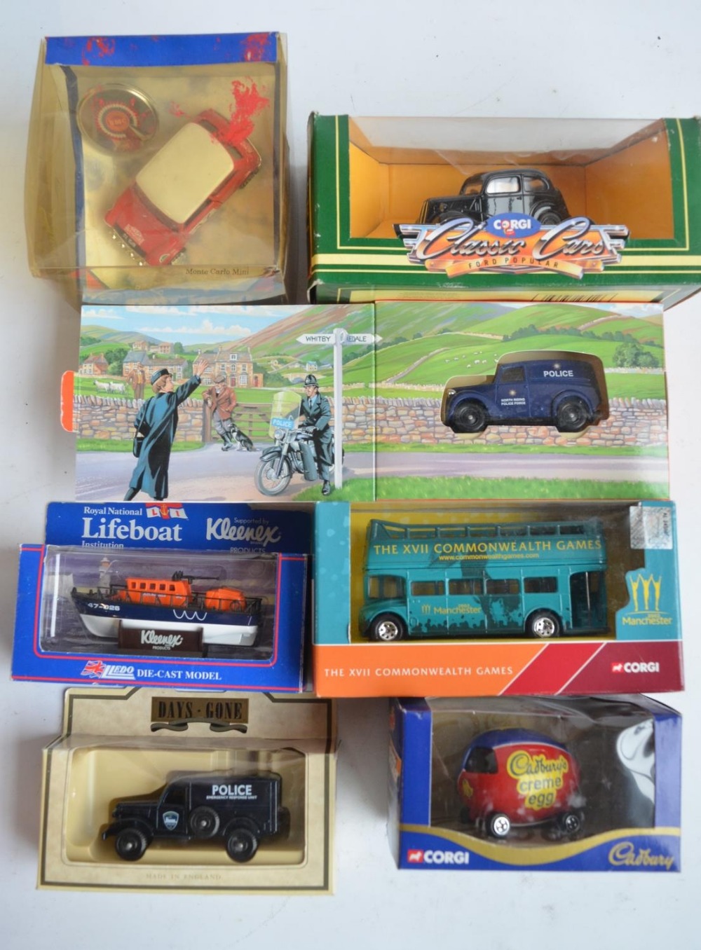Mixed lot of diecast models and board games to include Corgi limited edition CC20103 Fowler - Image 4 of 10