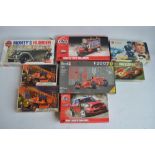 Collection of plastic car/vehicle armour and figure model kits, various scales and manufacturers (