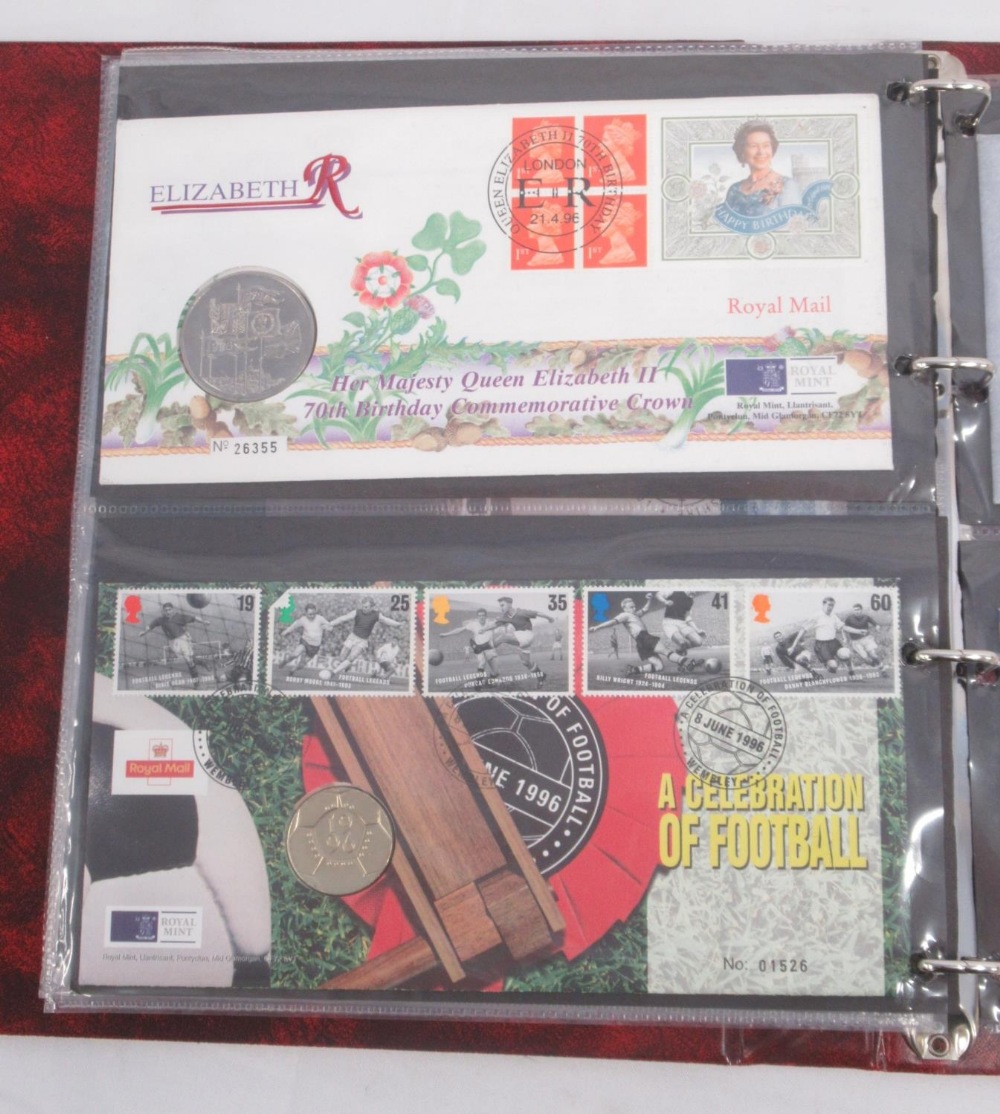 Assorted collection of Coin covers in folder and loose to inc. The 100th Year of HM Queen - Image 16 of 18