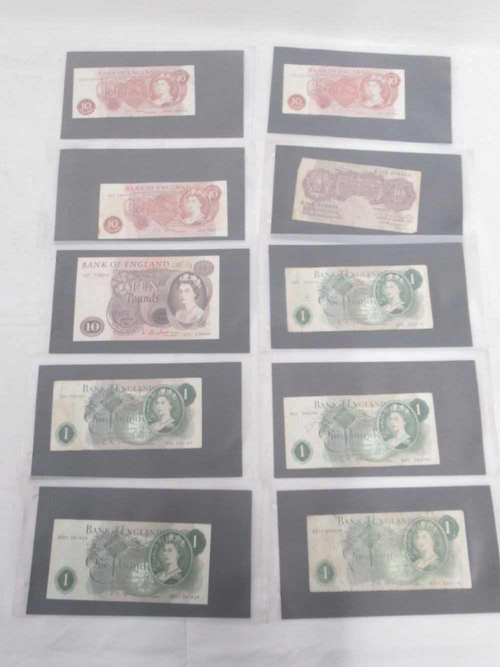 Mixed collection of GB and International banknotes in 3 folders - Image 28 of 32