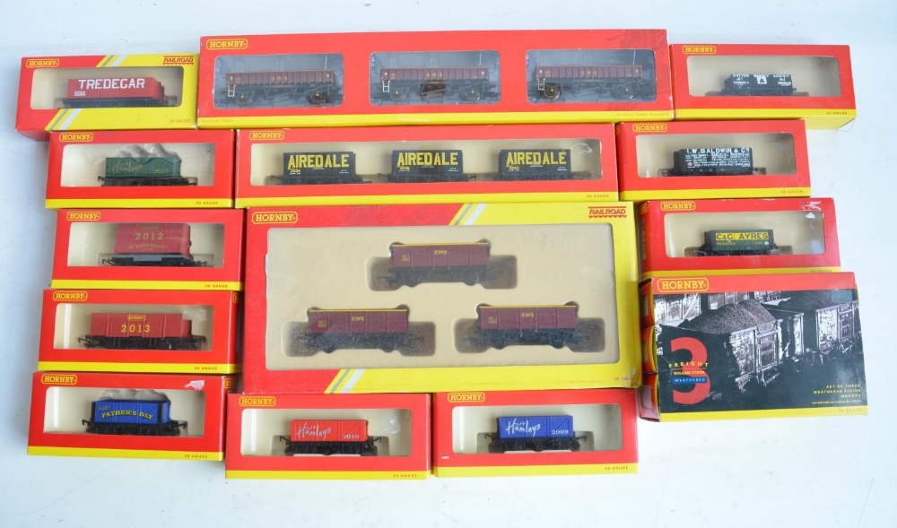 Collection of boxed OO gauge goods wagons and multi wagon sets from Hornby to include R6332A 3x