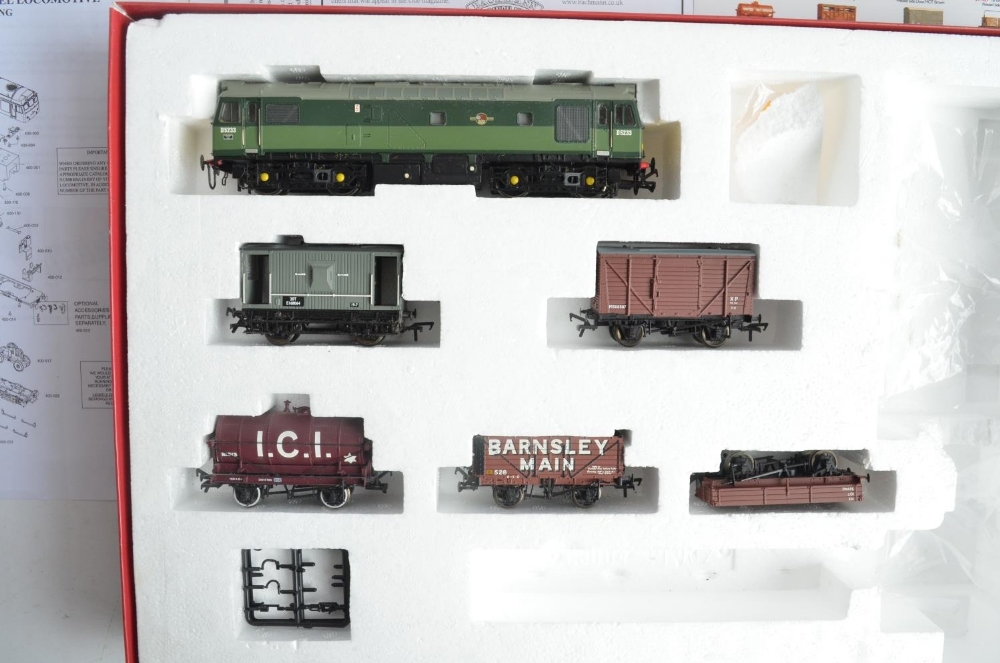 Bachmann OO gauge Digital Freight Set 30-045 with Class 25 diesel and replacement goods wagons ( - Image 4 of 13